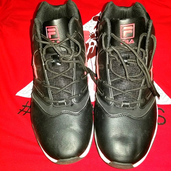 Fila - Picture 1 of 3